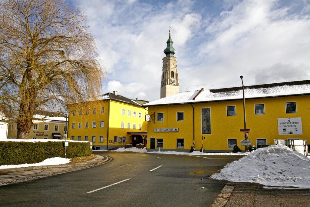 Stiftsgasthof Hochburg Exterior photo
